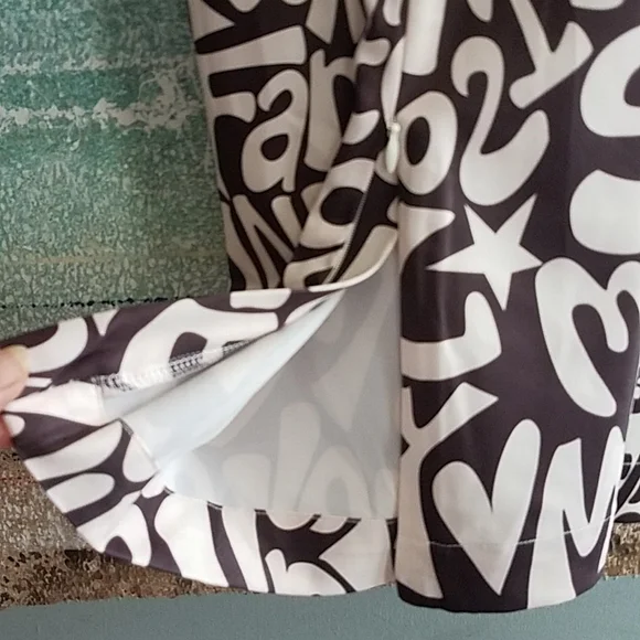 'Lisa Says Gah'    Size 6 tts. NEW WITH TAGS  Lyric Print  Beatles  70's Peace - Picture 9 of 15